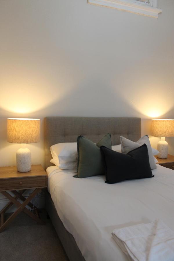 The Royal Hotel West Wyalong Luaran gambar
