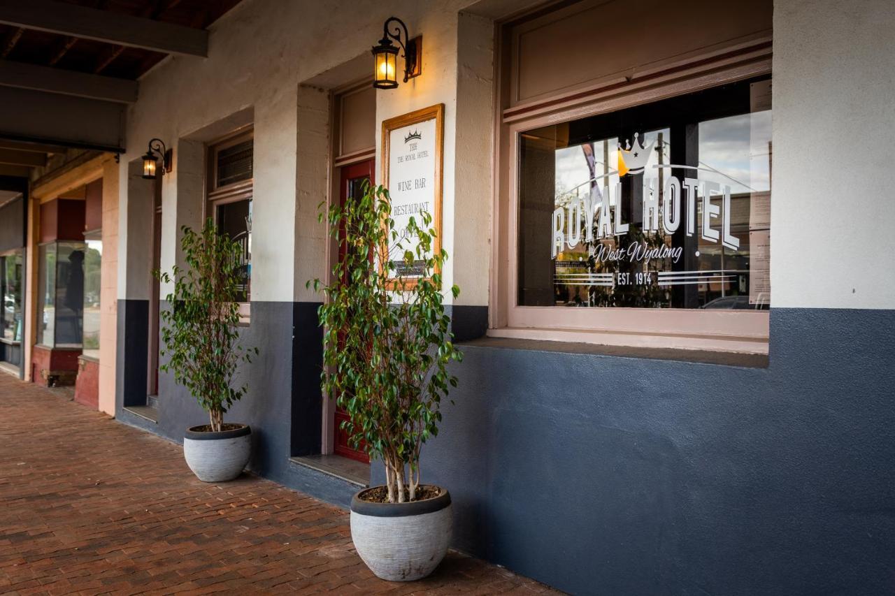 The Royal Hotel West Wyalong Luaran gambar