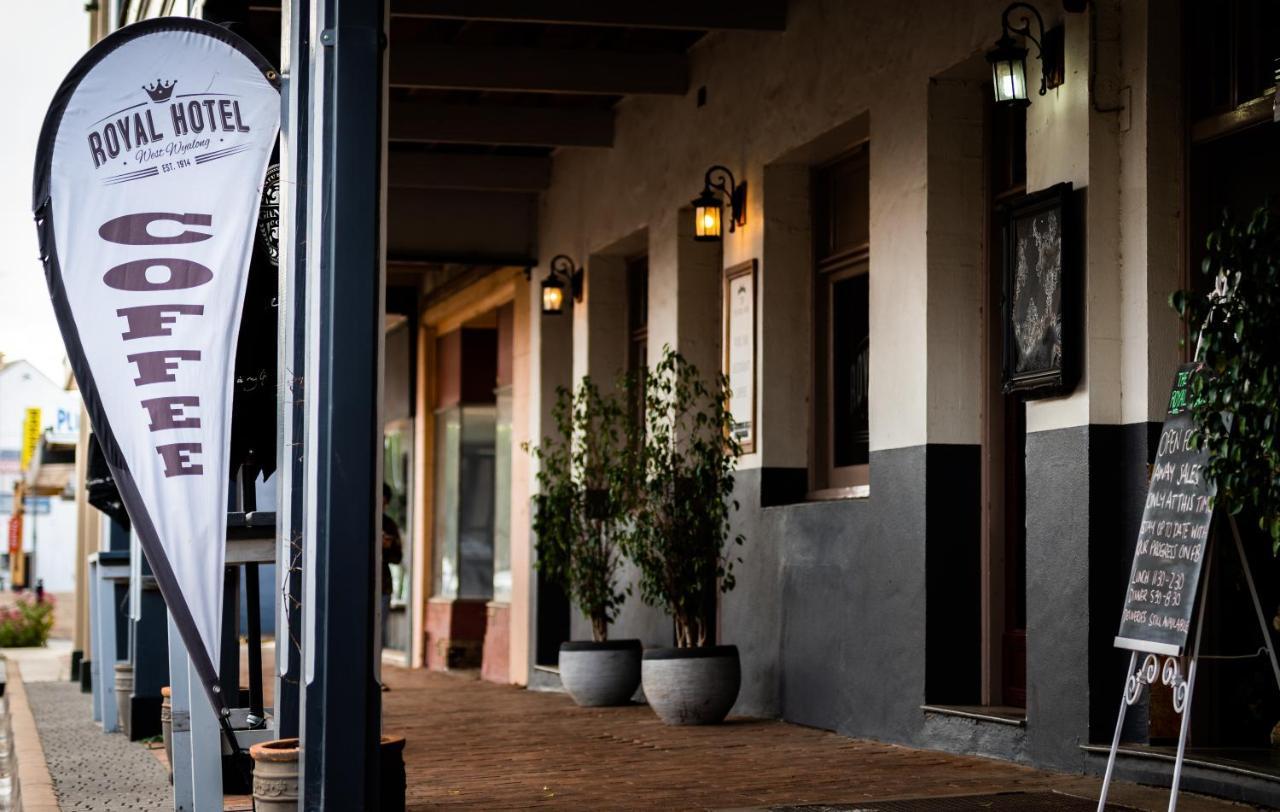 The Royal Hotel West Wyalong Luaran gambar